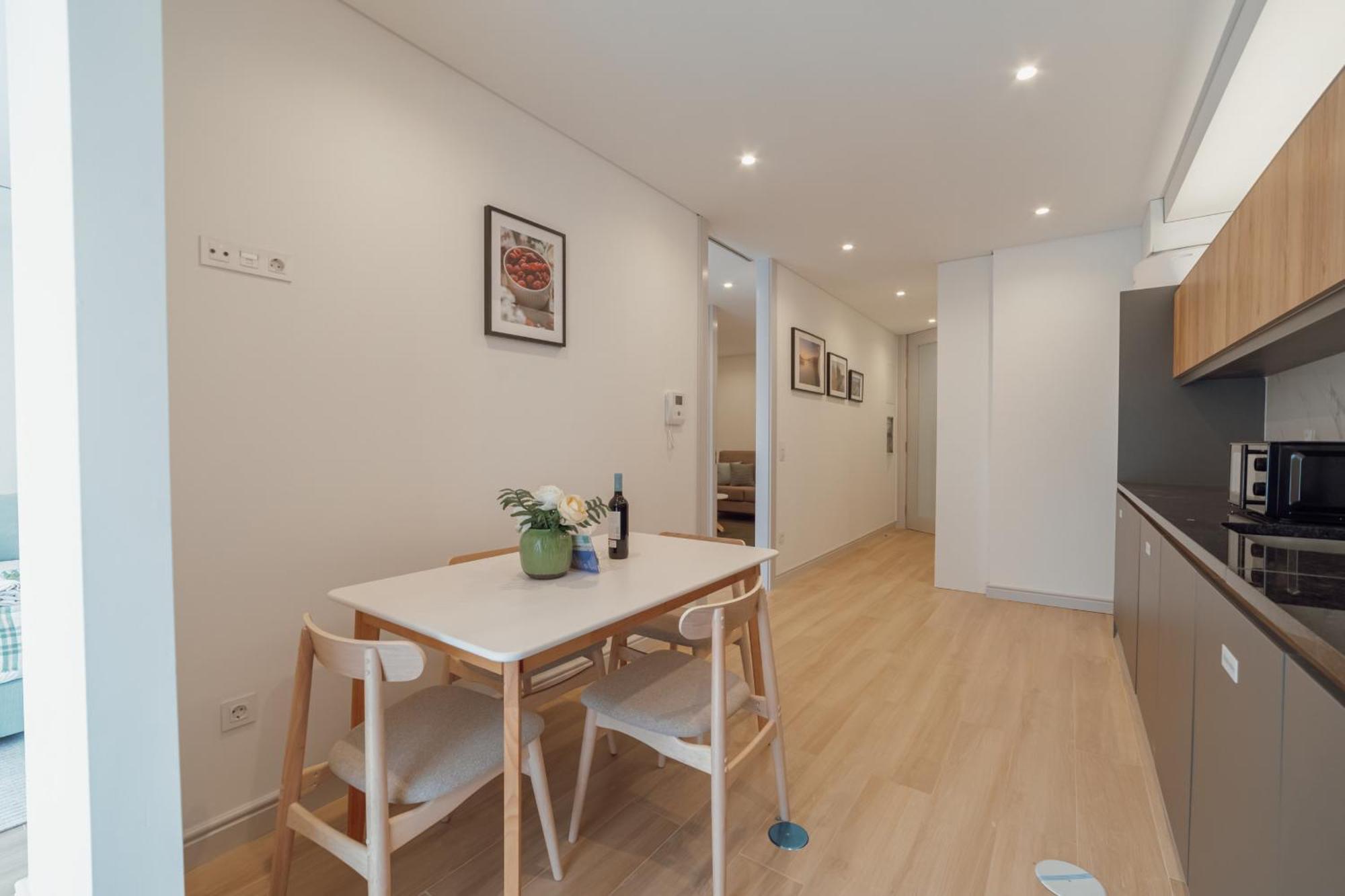 Apartamento Downtown Gold Bolhao By Vacationy